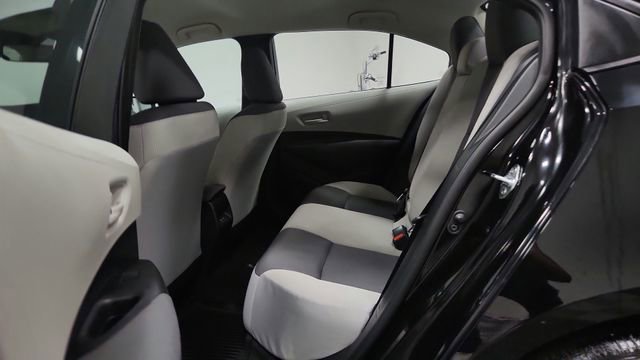 Used 2025 Toyota Corolla LE image 19