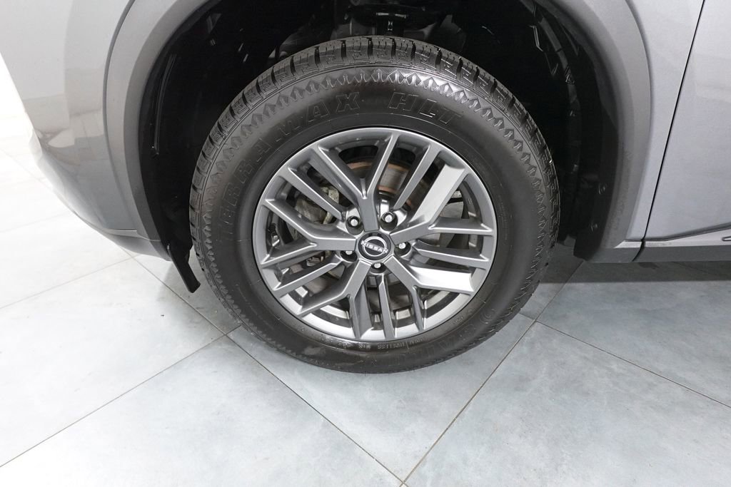 Used 2023 Nissan Rogue S image 24