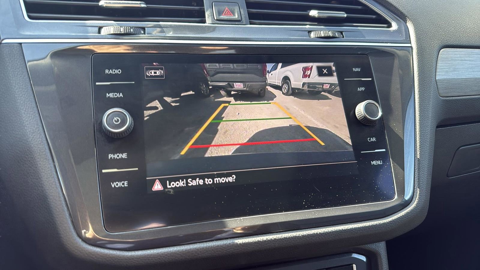 Used 2021 Volkswagen Tiguan SEL w/ 3-Row Tiguan MDO Package image 19