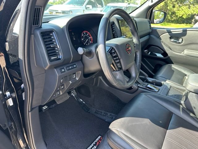 Used 2022 Nissan Frontier PRO-4X w/ Pro-4X Premium Package AWD/4WD image 18