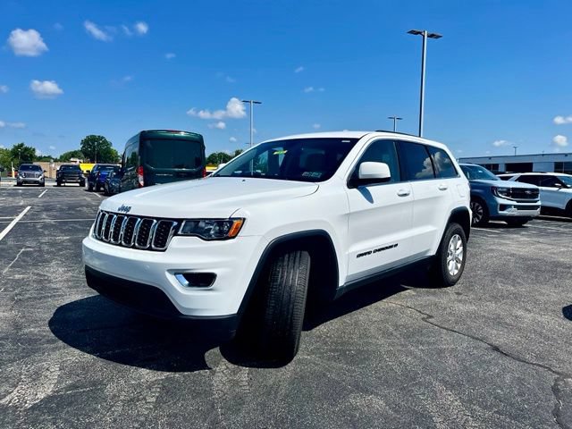 Used 2022 Jeep Grand Cherokee Laredo E AWD/4WD image 3