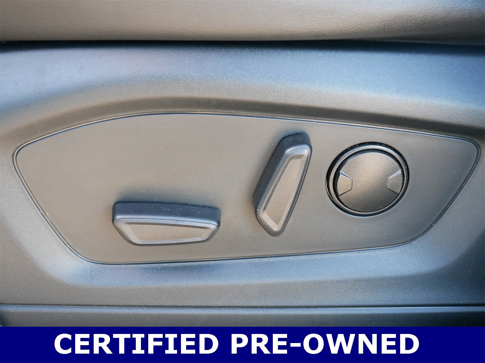 Certified 2023 Ford Explorer XLT w/ Equipment Group 202A image 13