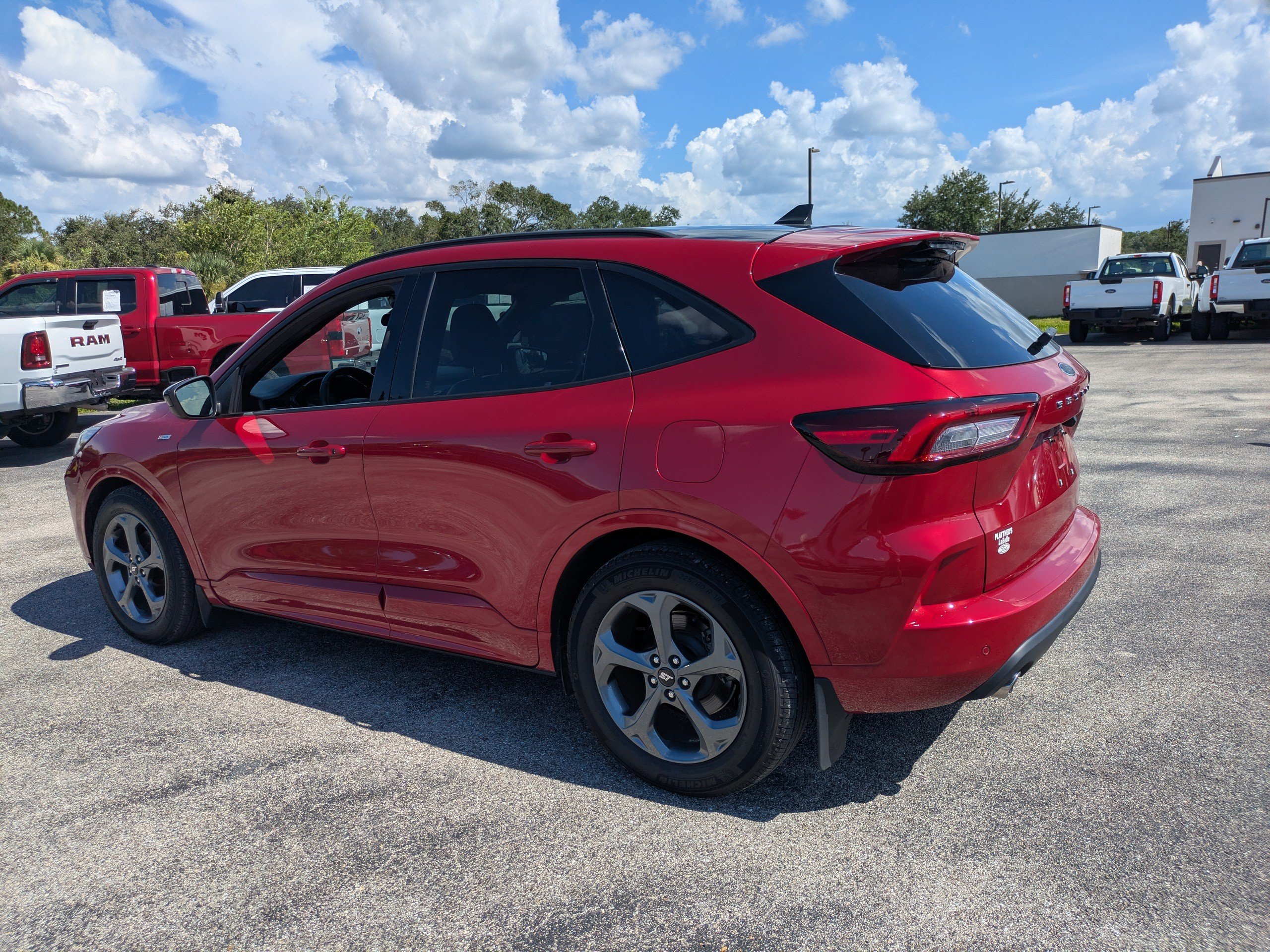 Certified 2023 Ford Escape ST-Line w/ Tech Pack #1 FWD image 6