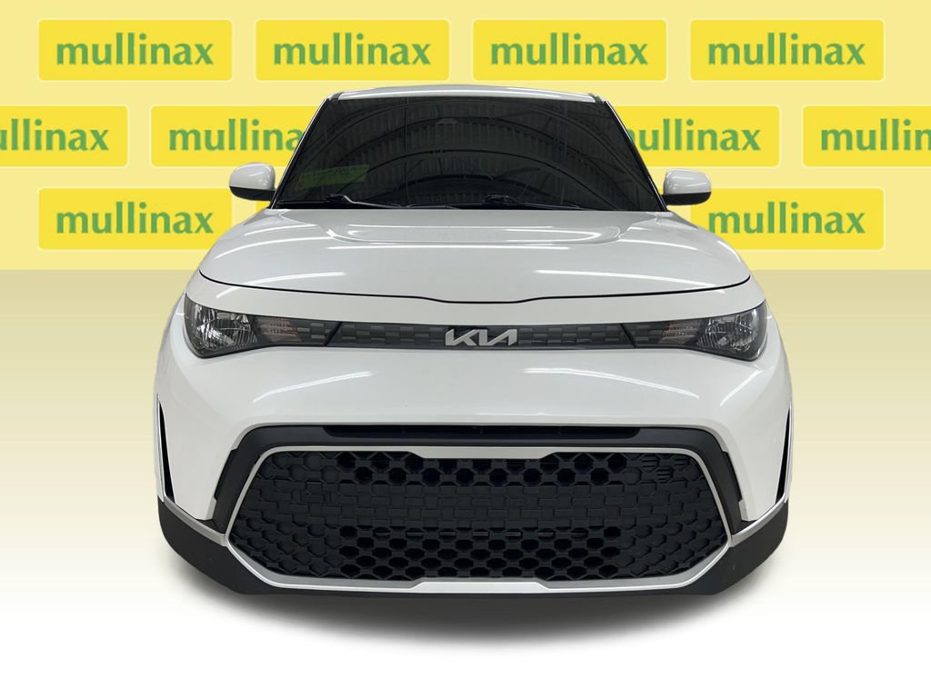 Used 2025 Kia Soul LX w/ LX Technology Package FWD image 15