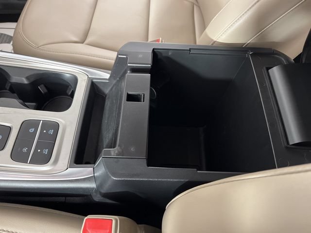 Certified 2024 Ford Explorer XLT w/ Equipment Group 202A RWD image 26