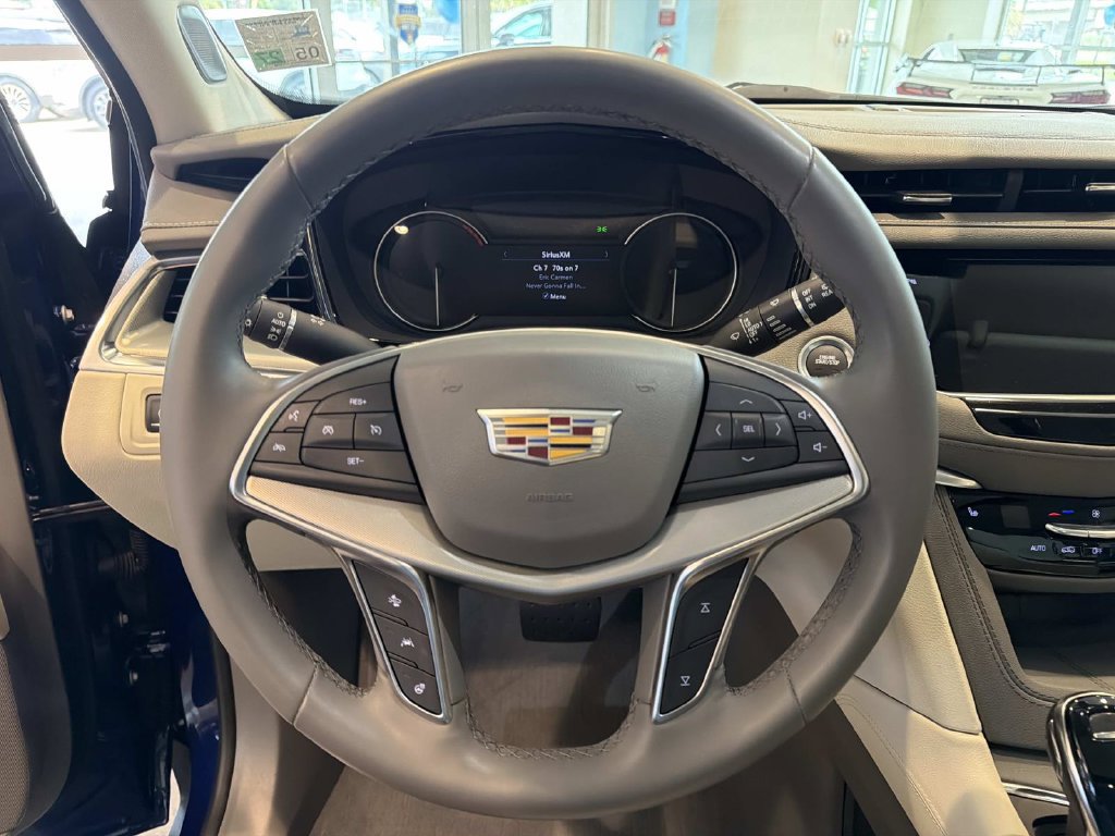 Used 2025 Cadillac XT5 Premium Luxury FWD image 25