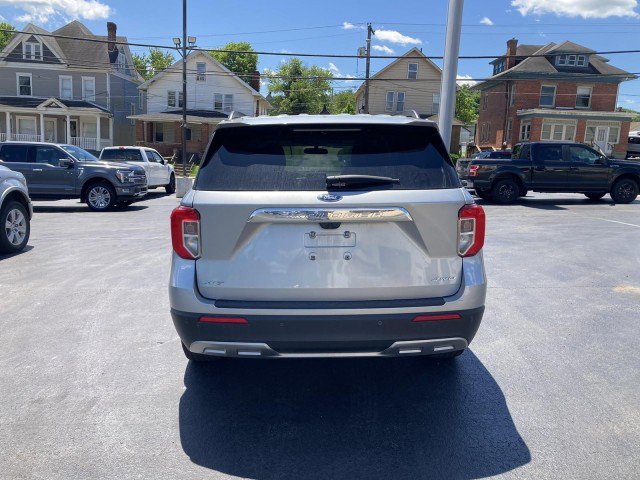 Certified 2023 Ford Explorer XLT w/ Equipment Group 202A AWD/4WD image 5