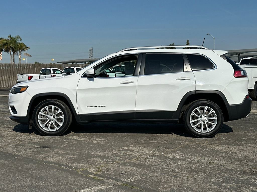 Used 2019 Jeep Cherokee Latitude w/ Cold Weather Group image 2