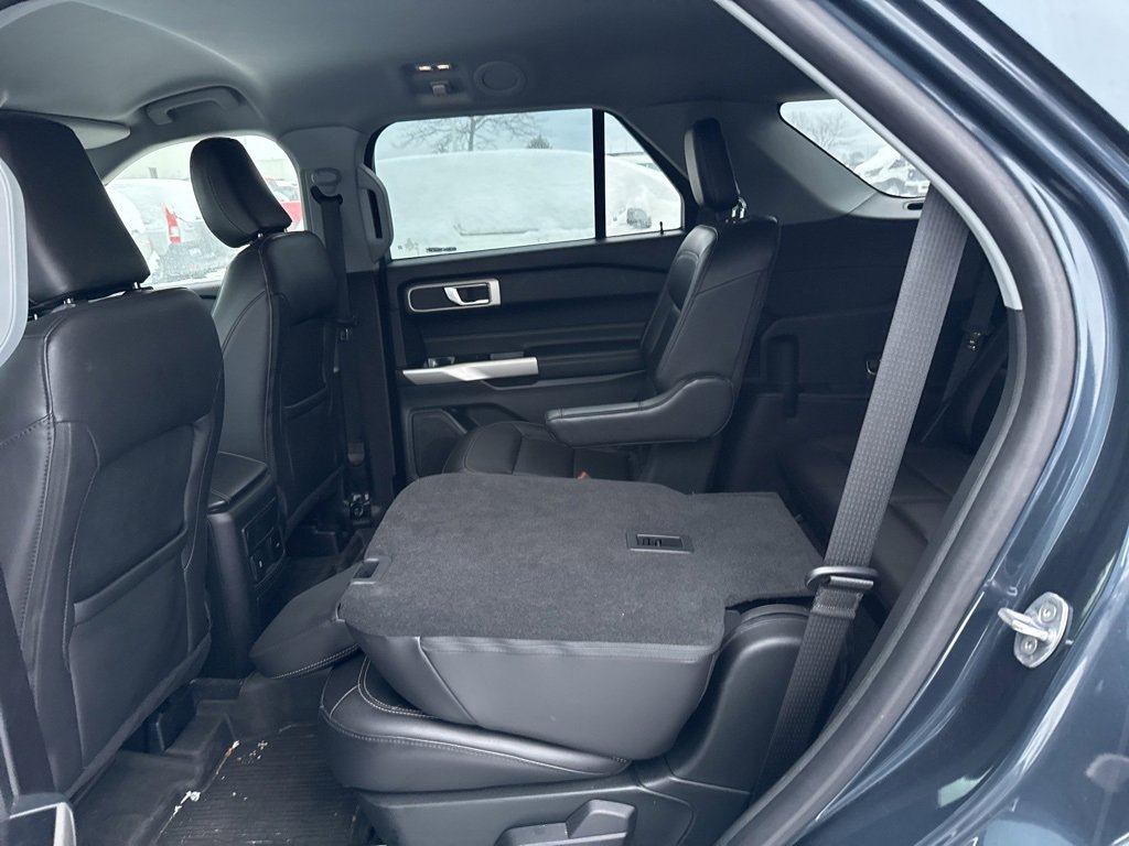 Certified 2022 Ford Explorer XLT w/ Equipment Group 202A image 10