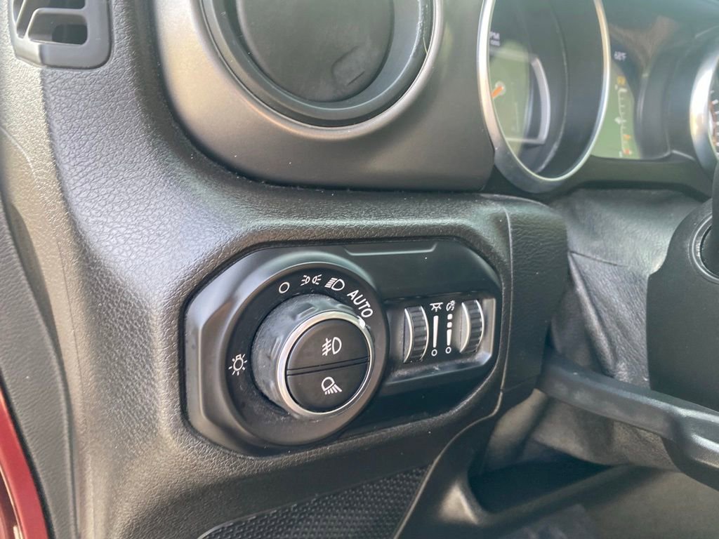 Used 2021 Jeep Gladiator Sport AWD/4WD image 16