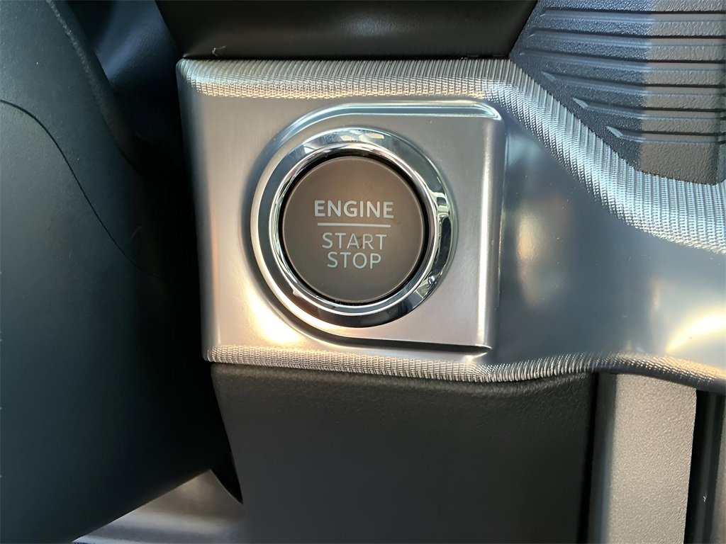 Certified 2025 Ford F150 Lariat w/ Equipment Group 502A High image 44