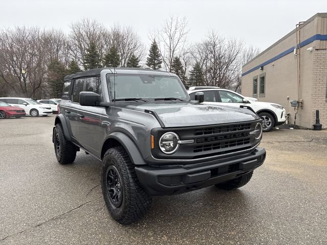 Certified 2023 Ford Bronco 4-Door AWD/4WD image 3