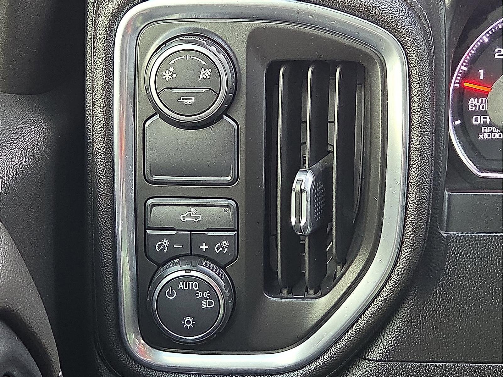 Used 2019 Chevrolet Silverado 1500 LT w/ Texas Edition image 22