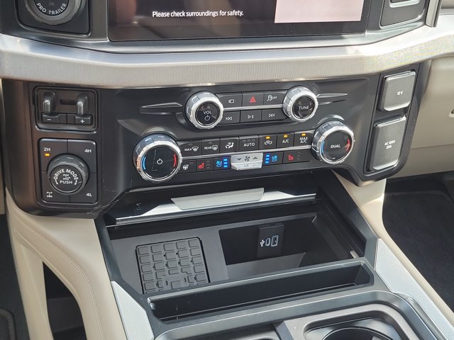 Certified 2025 Ford F350 Platinum w/ Platinum Plus Package AWD/4WD image 30