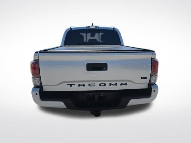 Used 2021 Toyota Tacoma TRD Sport w/ Technology Package image 4