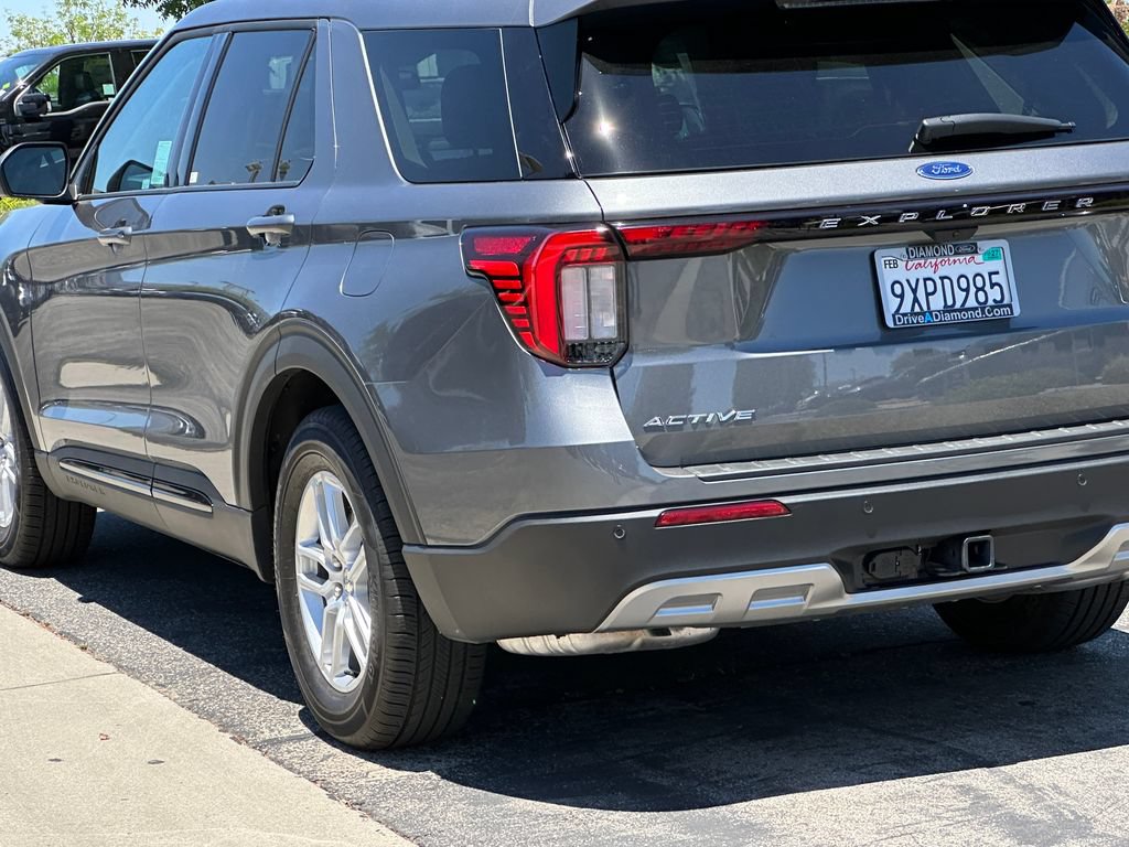 Certified 2026 Ford Explorer Active w/ Active Comfort Package RWD image 5