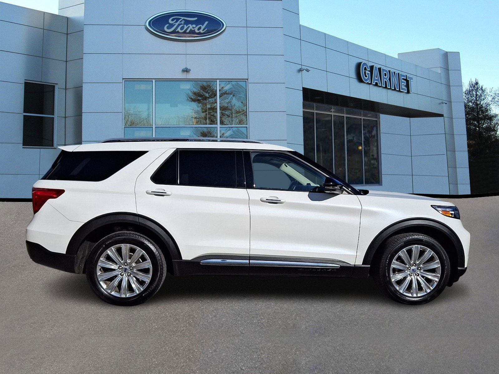 Certified 2023 Ford Explorer Limited w/ Limited Technology Package image 5