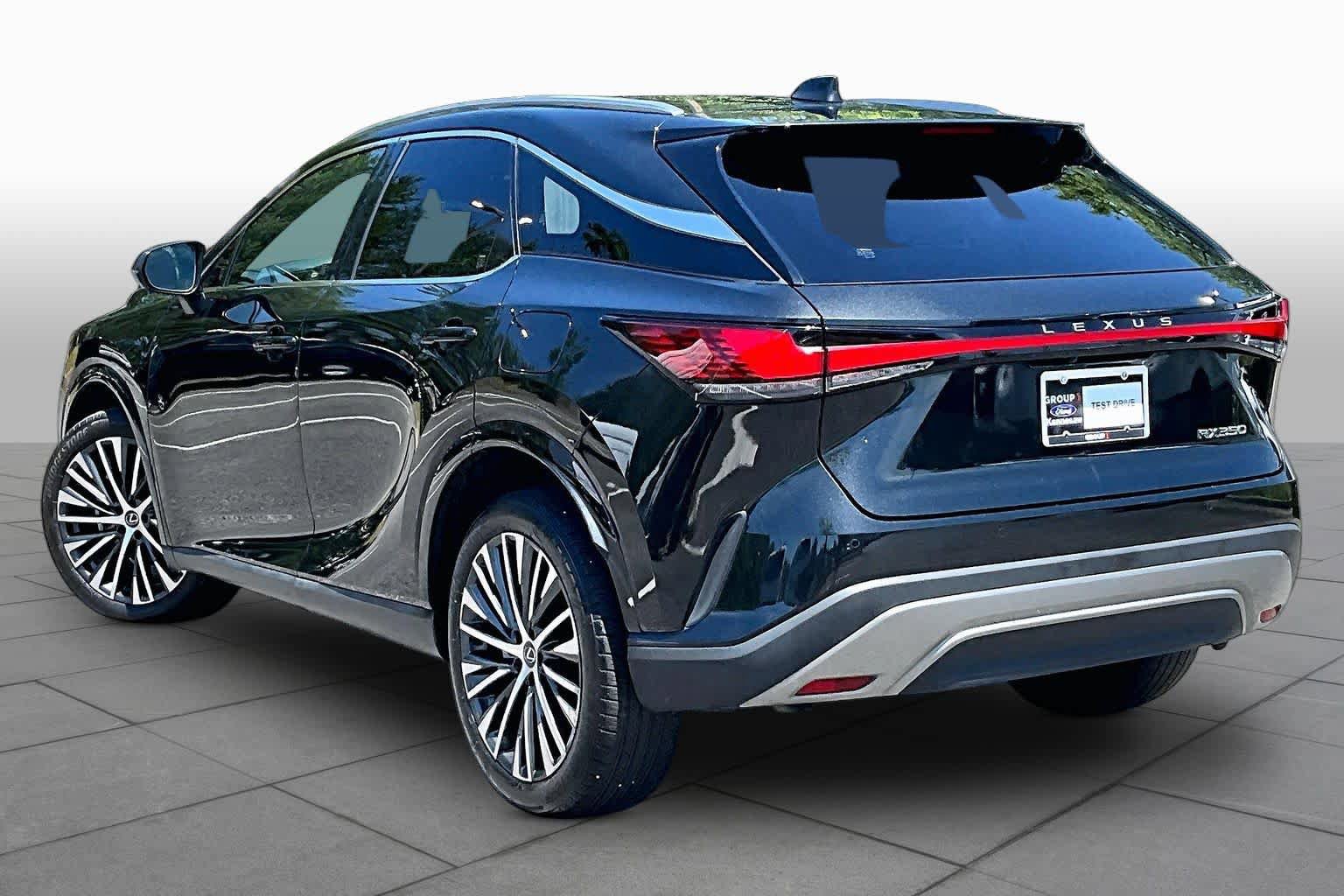 Used 2023 Lexus RX 350 Premium Plus w/ Cold Area Package FWD image 12