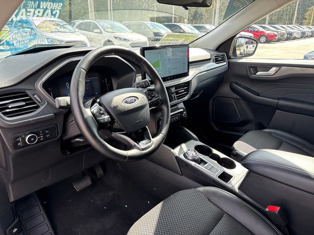 Certified 2025 Ford Escape SE image 10