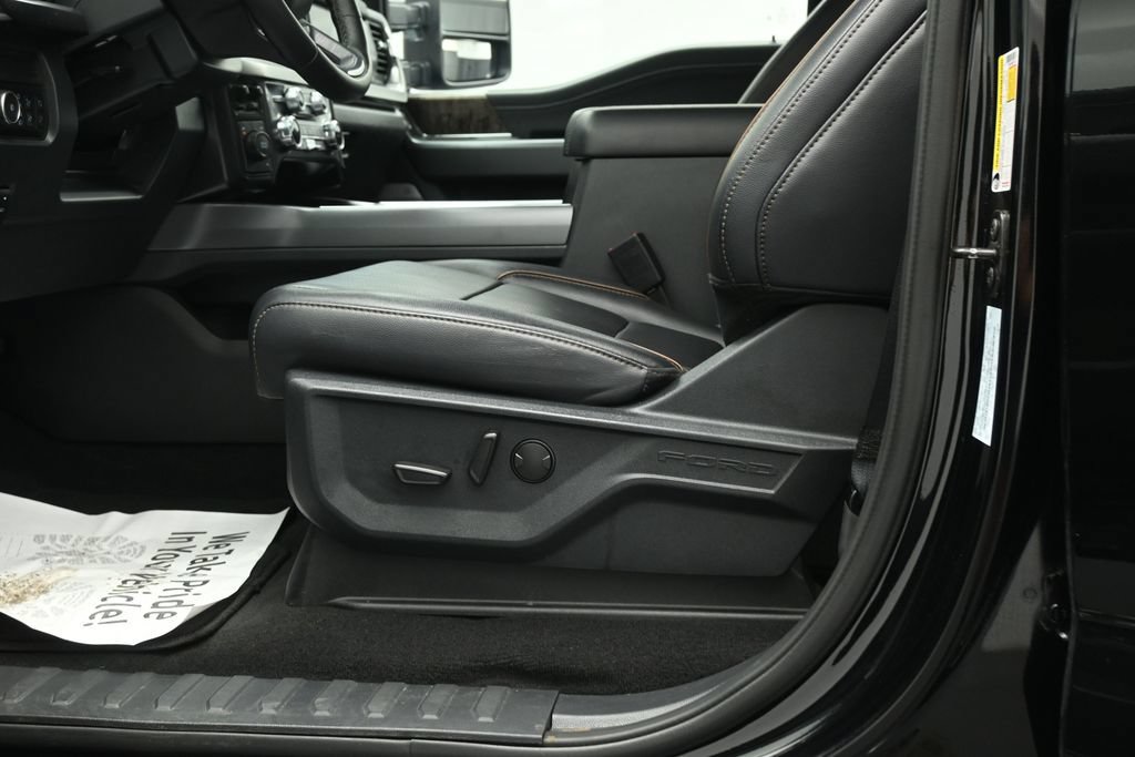 Certified 2025 Ford F250 Lariat AWD/4WD image 9