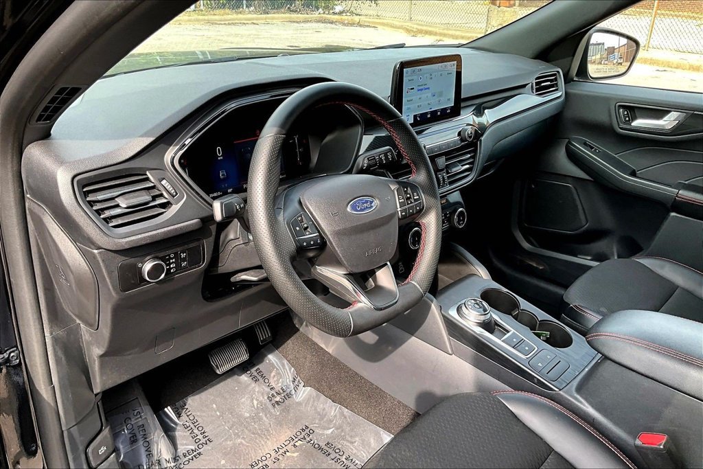 Certified 2025 Ford Escape ST-Line AWD/4WD image 13