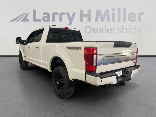 Certified 2022 Ford F350 Platinum w/ Tremor Off-Road Package AWD/4WD image 3