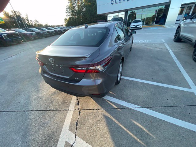 Used 2024 Toyota Camry LE FWD image 12