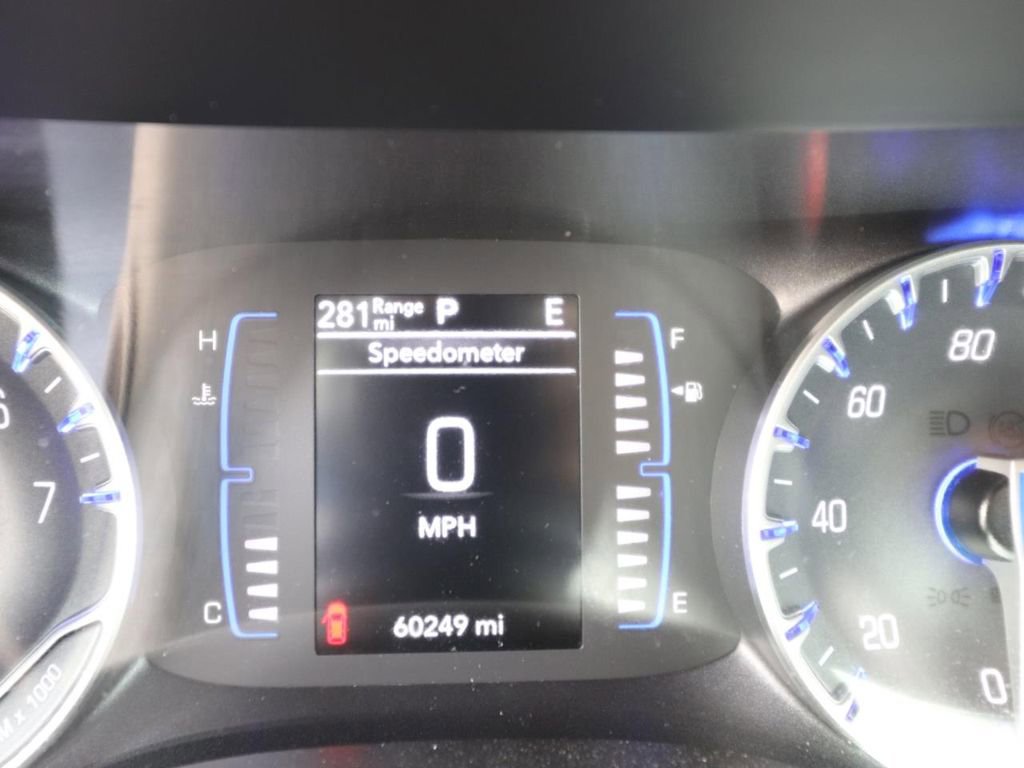 Used 2023 Chrysler Voyager LX FWD image 18