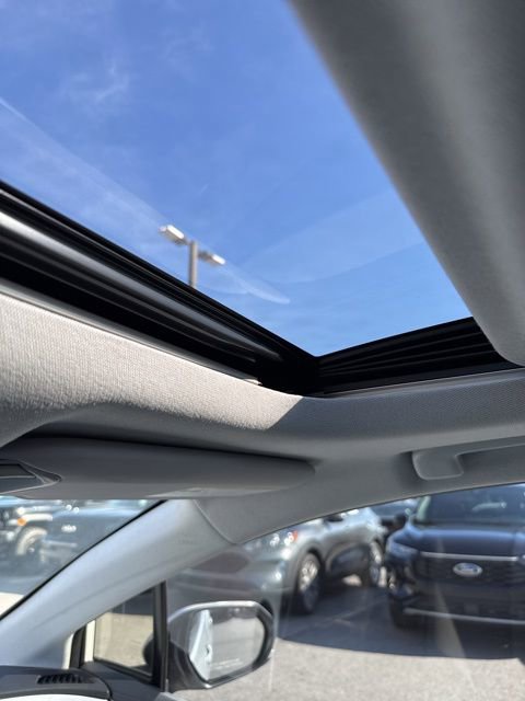 Used 2021 Toyota Prius L Eco image 5