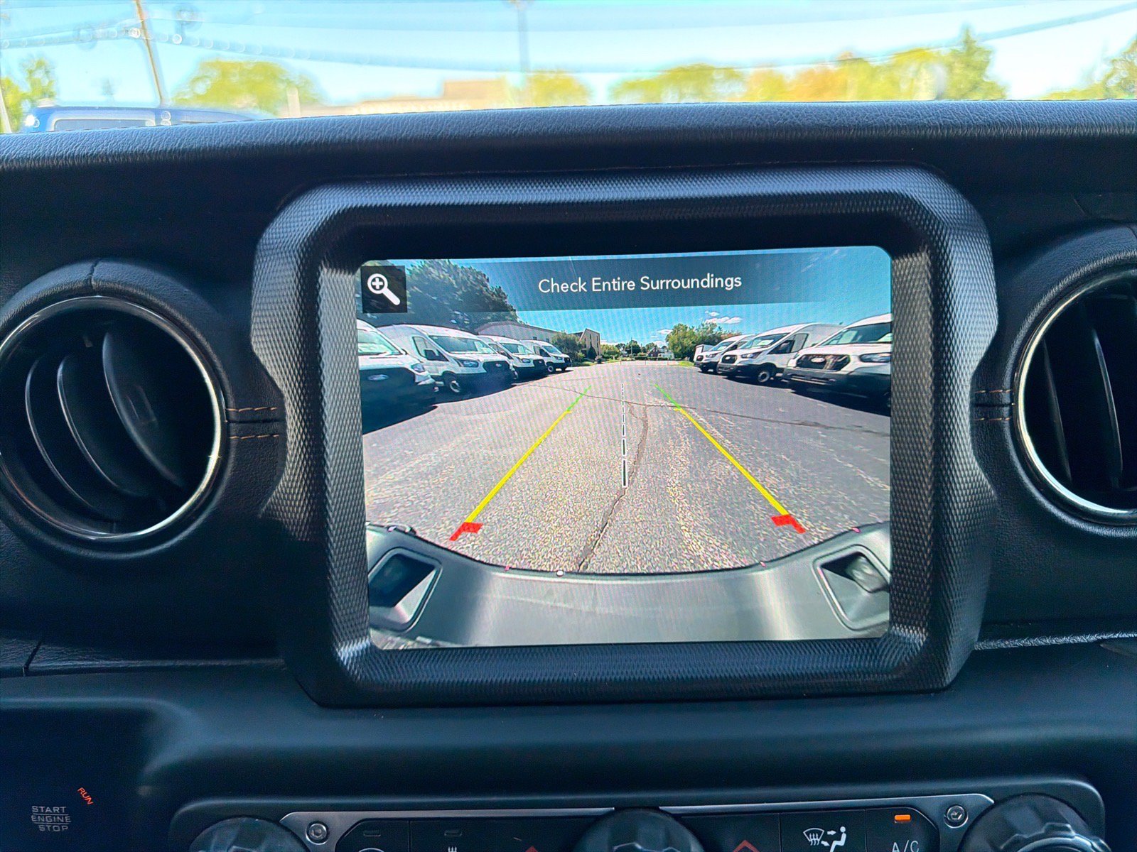 Used 2021 Jeep Gladiator Overland AWD/4WD image 17
