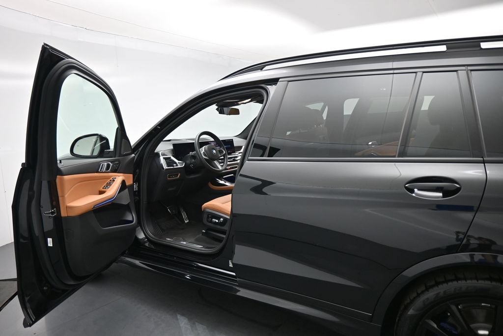 Used 2026 BMW X7 xDrive40i w/ Executive Package AWD/4WD image 9