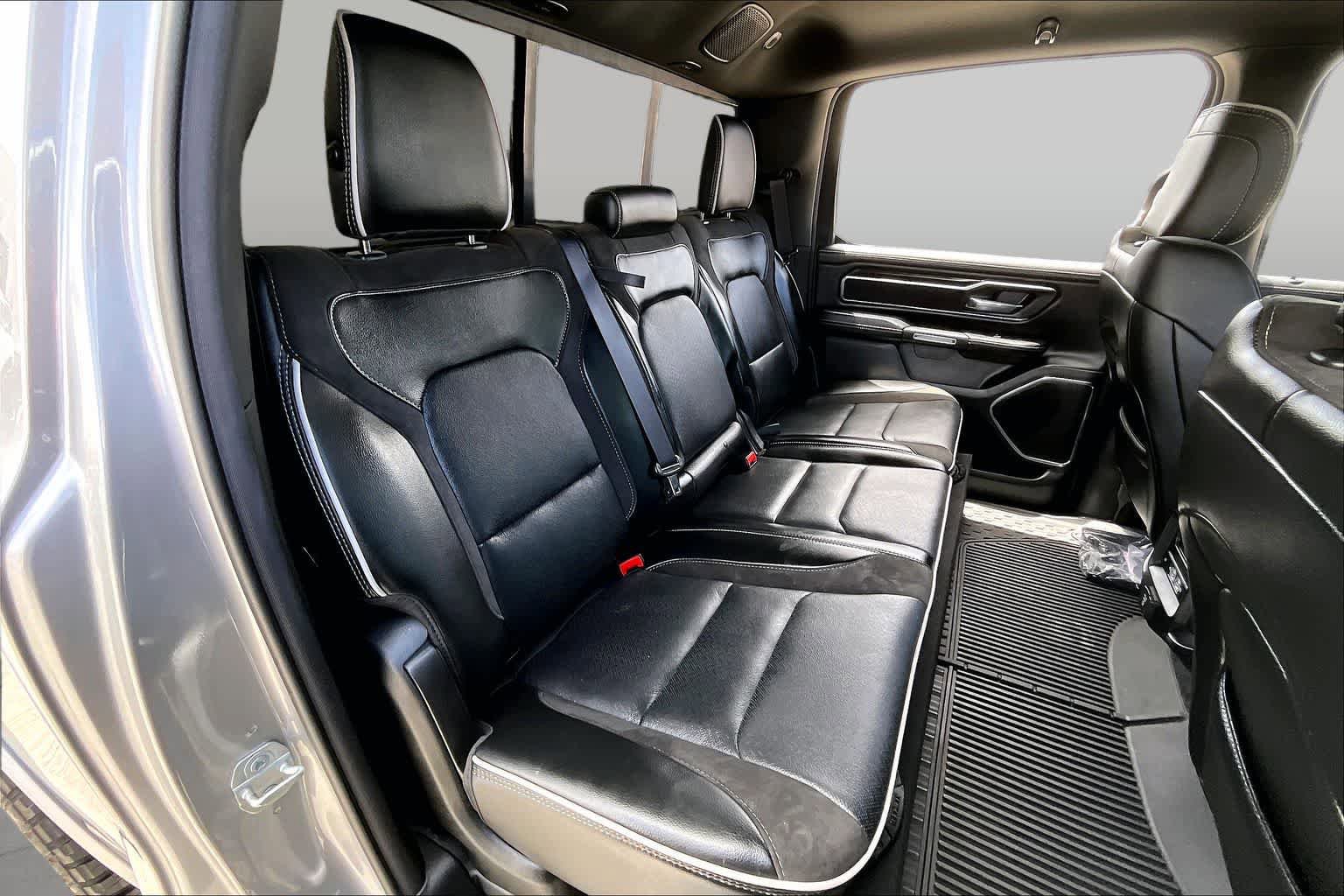 Used 2025 RAM 1500 Laramie w/ Sport Appearance Package AWD/4WD image 19