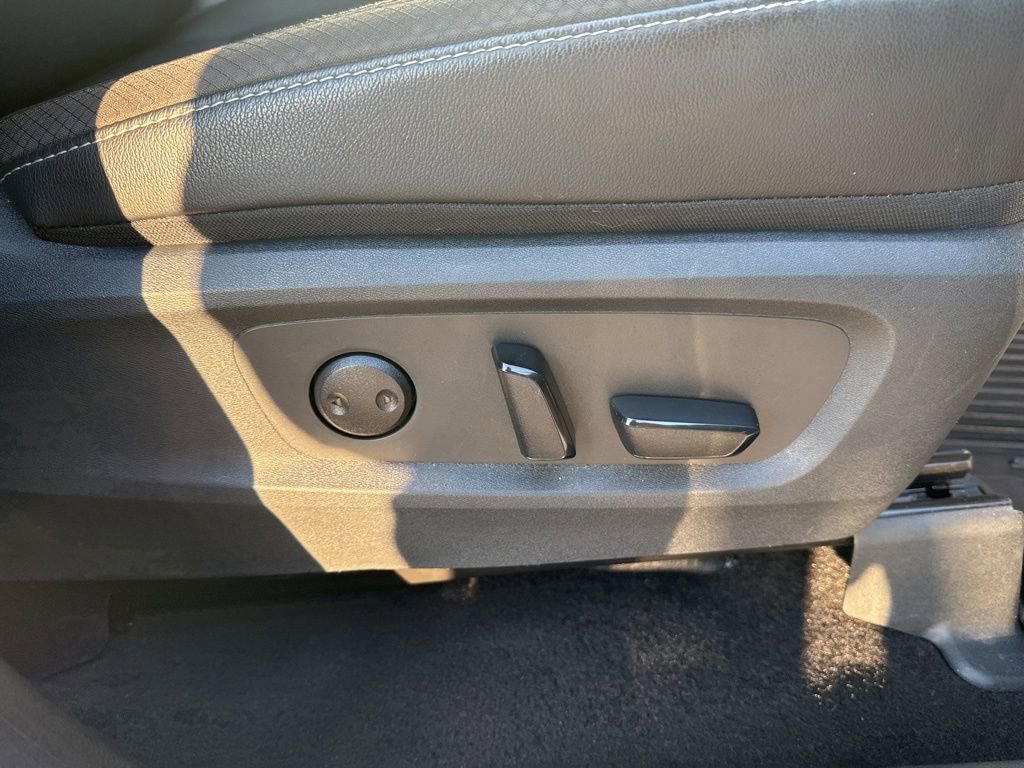 Used 2024 Nissan Pathfinder SL w/ SL Premium Package image 34