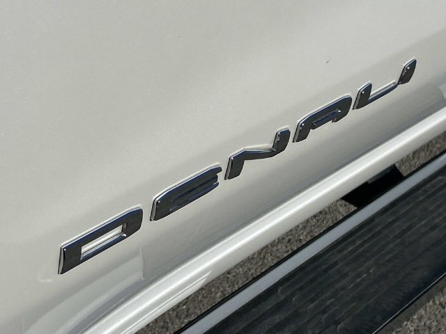 Used 2024 GMC Sierra 1500 Denali AWD/4WD image 12