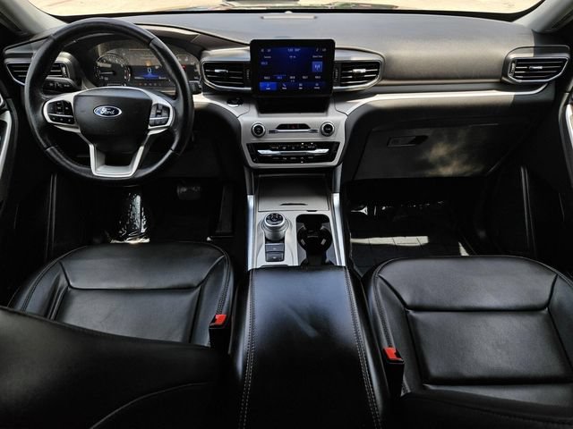 Certified 2023 Ford Explorer XLT w/ Equipment Group 202A RWD image 30