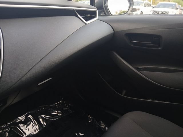 Used 2025 Toyota Corolla LE FWD image 12
