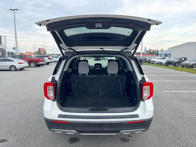 Certified 2023 Ford Explorer XLT w/ Equipment Group 202A RWD image 17