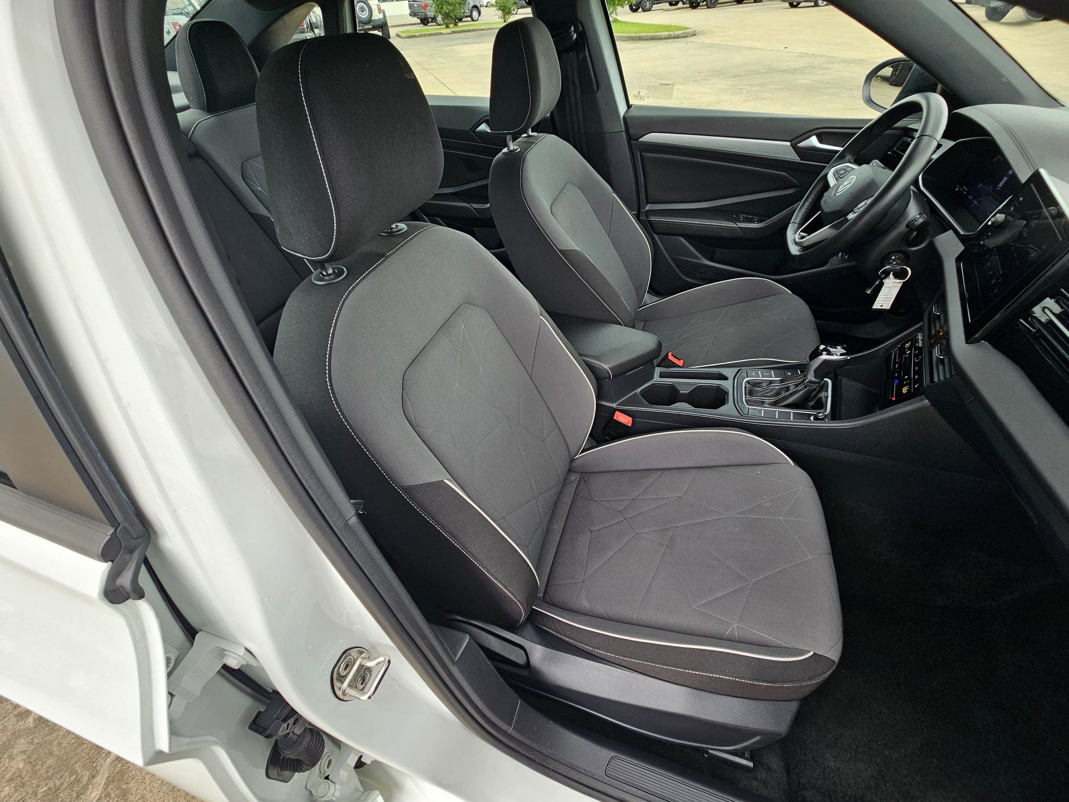 Used 2025 Volkswagen Jetta Sport FWD image 30
