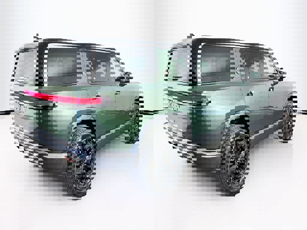 Used 2025 Rivian R1S Adventure image 6