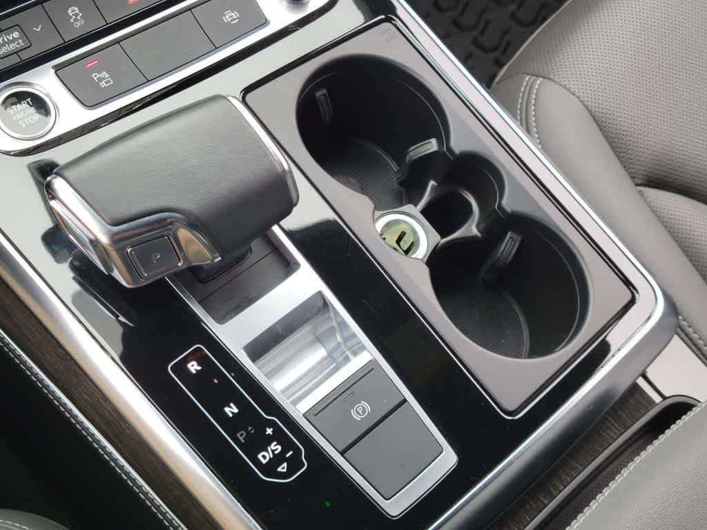Used 2022 Audi Q8 Premium Plus w/ Premium Plus Package AWD/4WD image 25