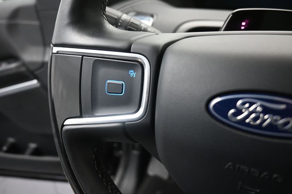 Certified 2025 Ford Expedition Platinum AWD/4WD image 6