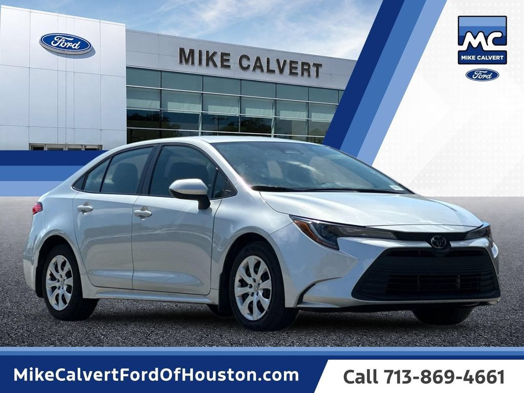 Used 2025 Toyota Corolla LE FWD image 7