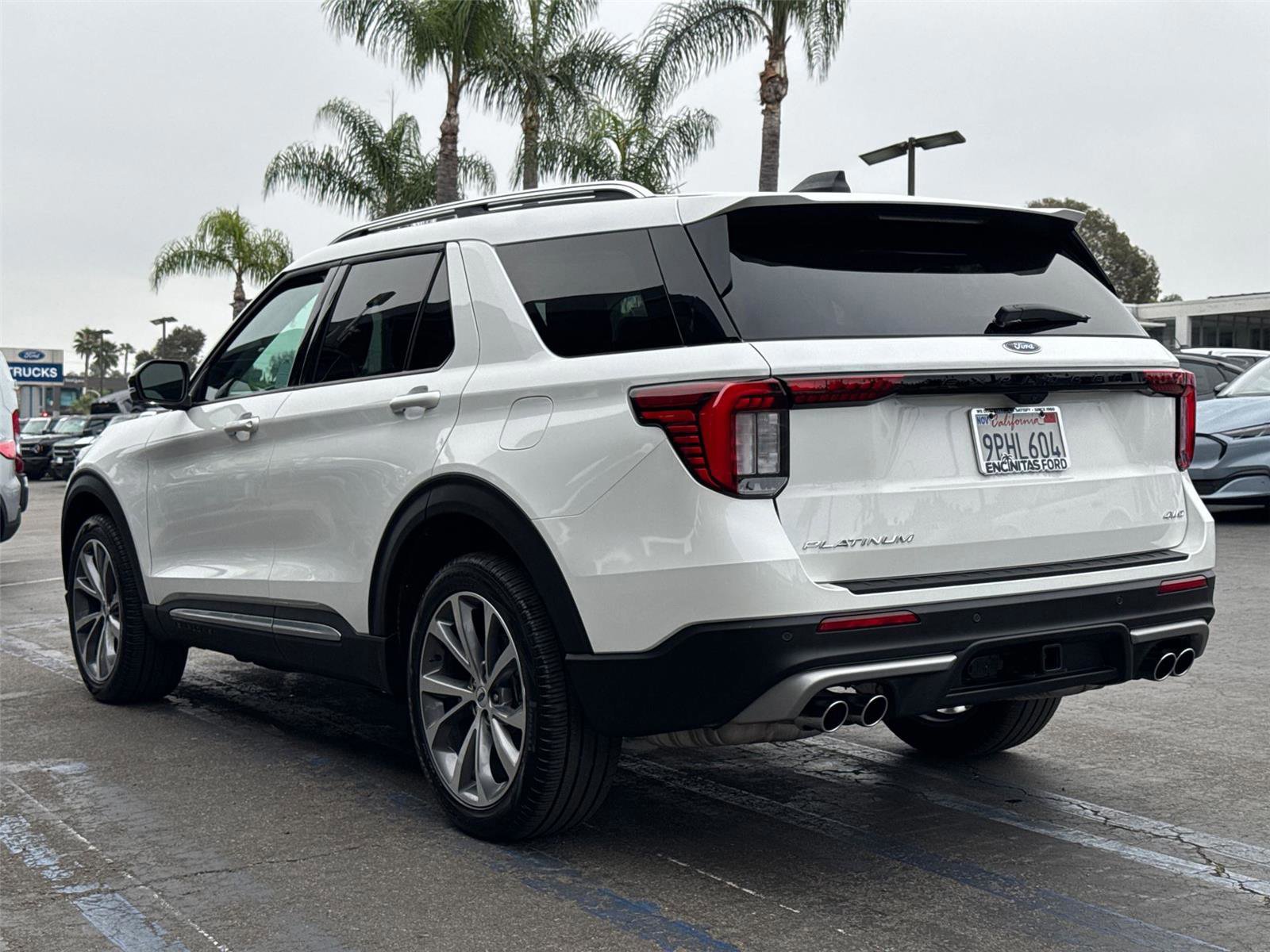 Certified 2025 Ford Explorer Platinum w/ Ultimate Package AWD/4WD image 6