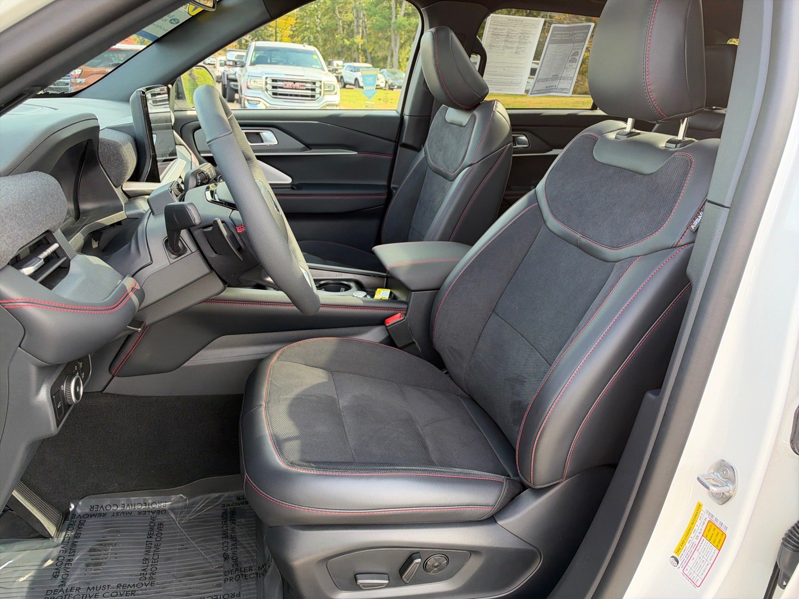 Certified 2026 Ford Explorer ST AWD/4WD image 8