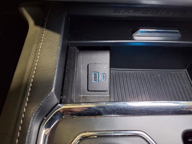 Certified 2024 Ford Expedition Max XLT image 9