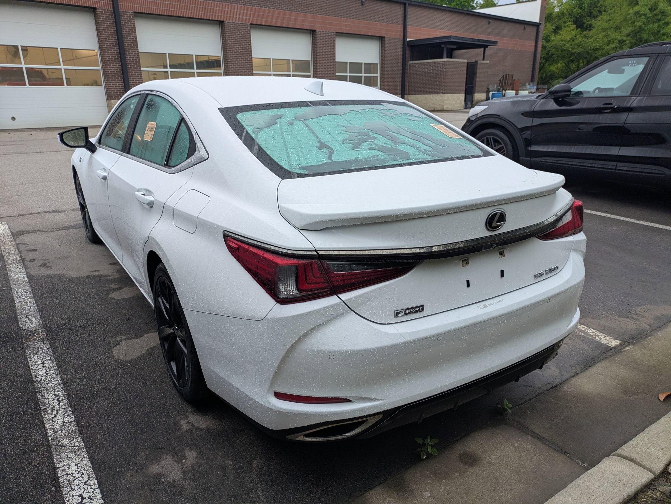 Used 2022 Lexus ES 350 F Sport w/ Accessory Package 2 FWD image 4