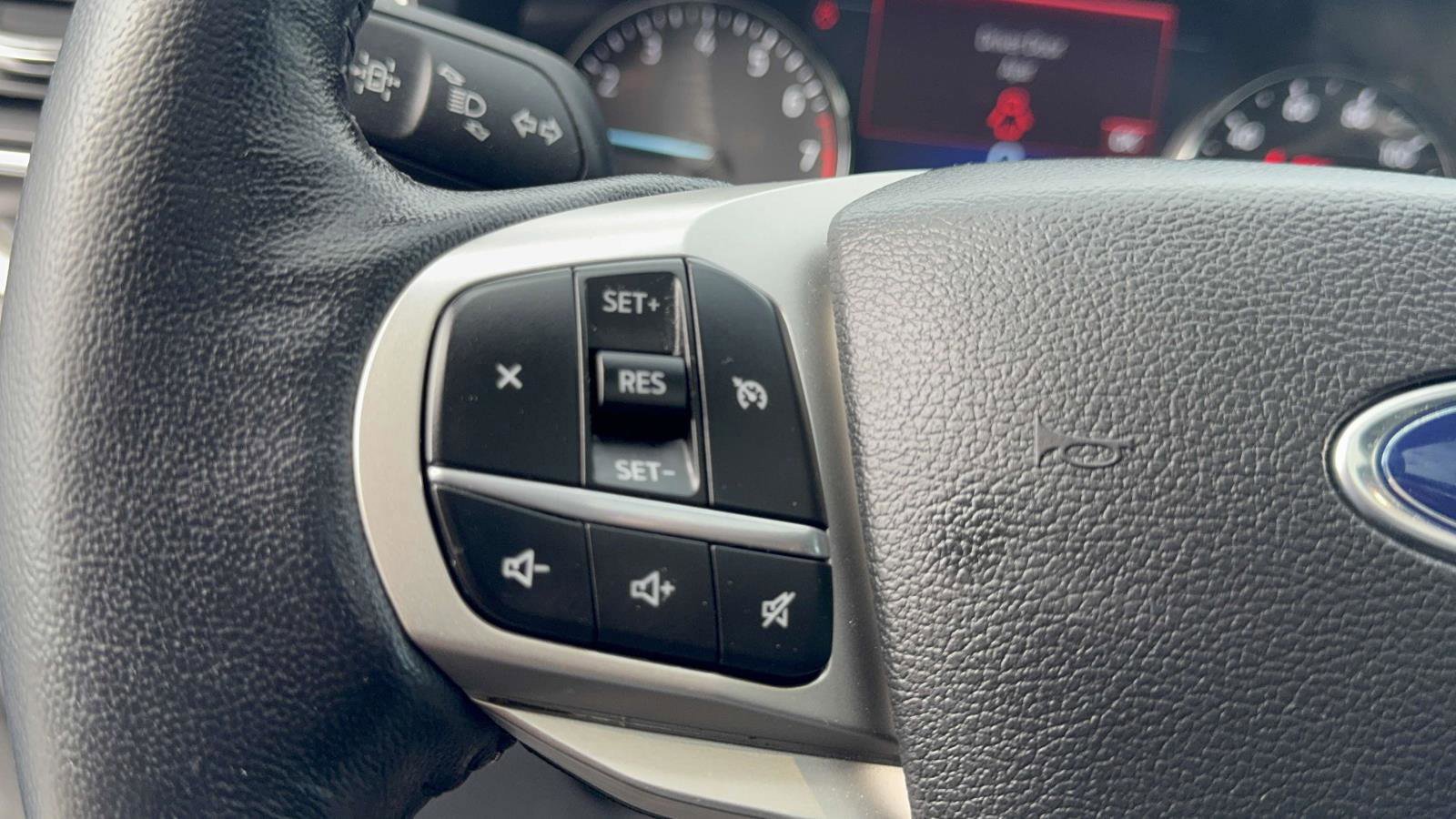 Certified 2022 Ford Explorer XLT w/ Equipment Group 202A image 28