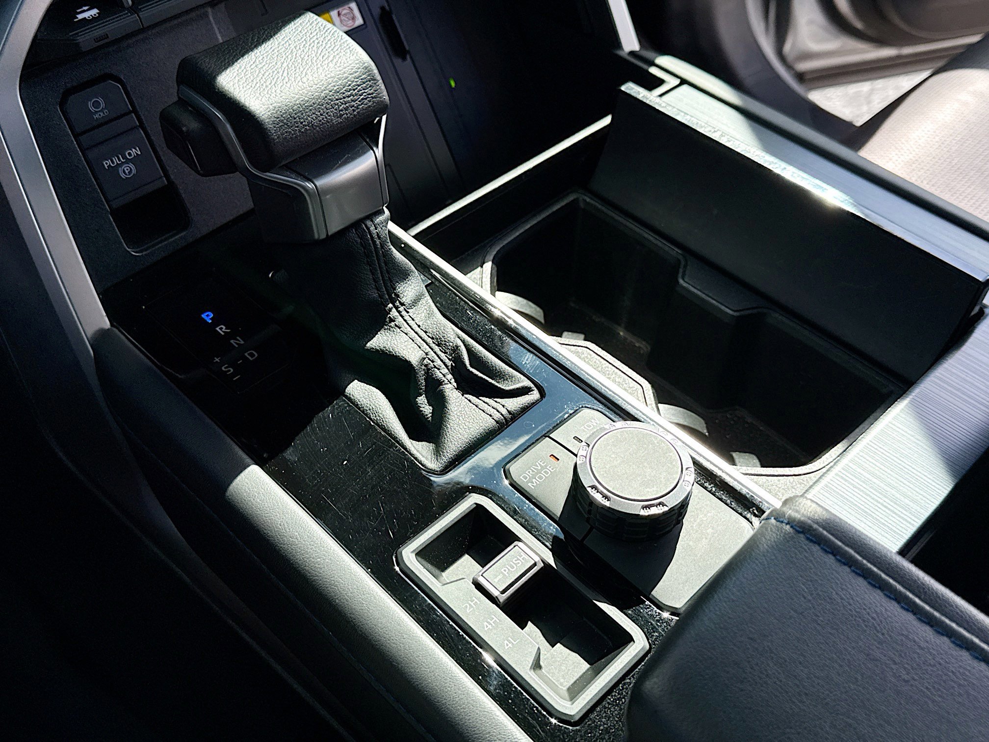 Used 2023 Toyota Sequoia Platinum AWD/4WD image 15