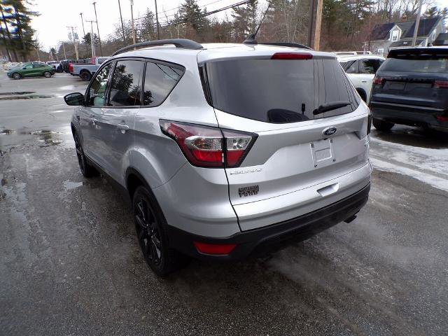 Certified 2018 Ford Escape SE w/ SE Sport Appearance Package image 3