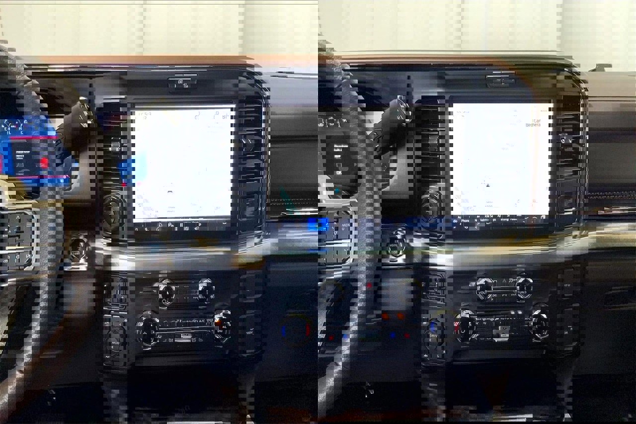 Certified 2025 Ford F350 King Ranch image 9